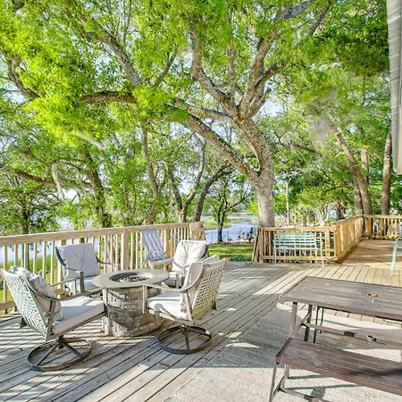 Bayfront Haven Group Getaway In Milton! Vila